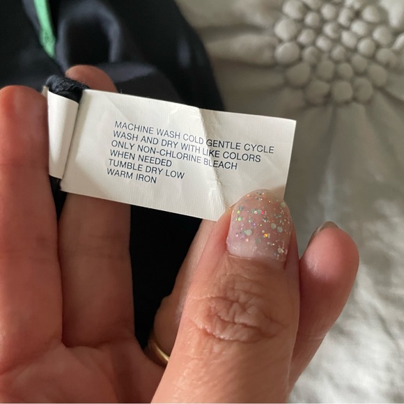 GAP ruffled blouse / size S - Picture 8 of 8